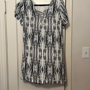 Black and white pattern dress